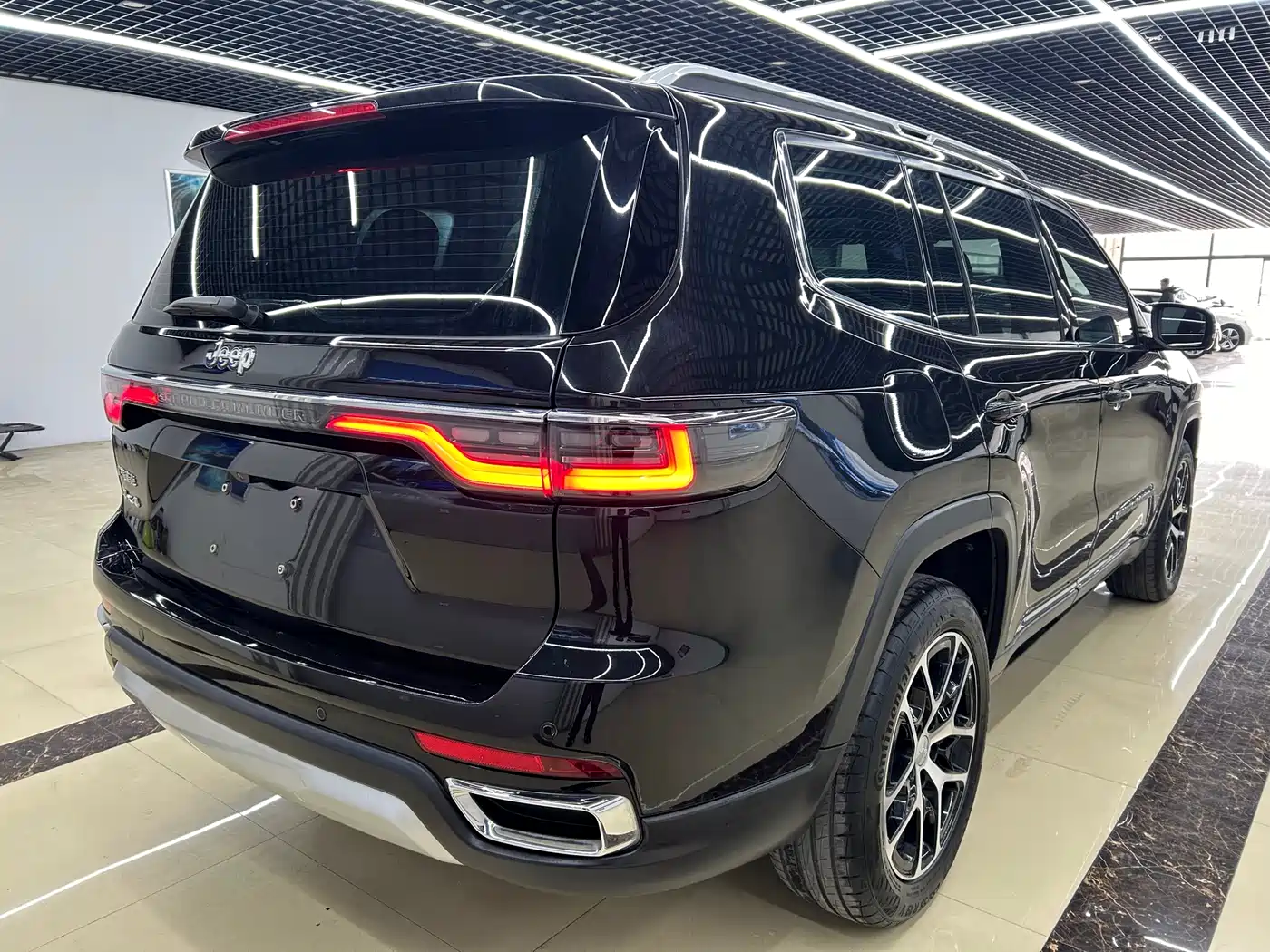 JEEP GRAND COMMANDER