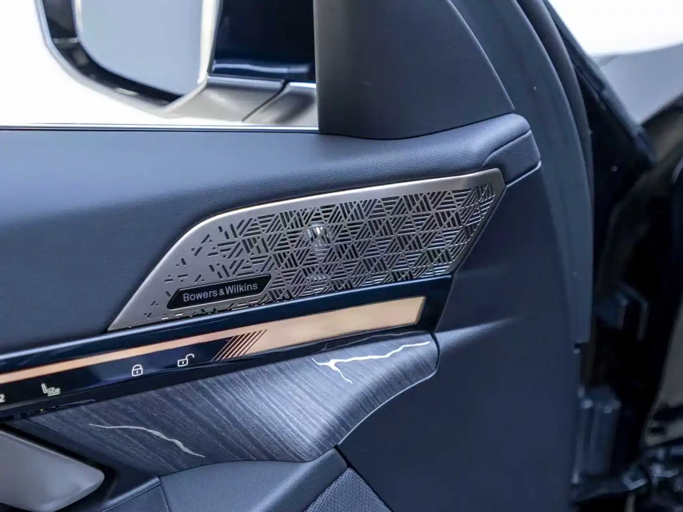 BMW 5 Series 2024 530Li Premium M Sport Package фото 18