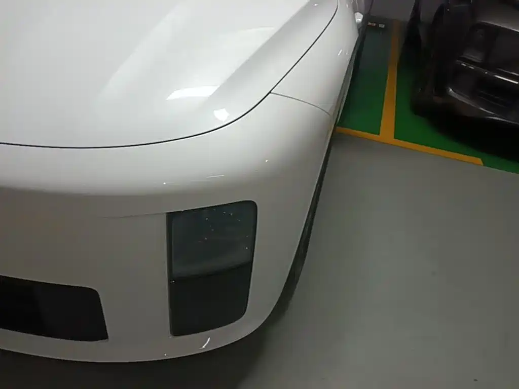 Li Auto i6 2026 2025 2WD Base Model