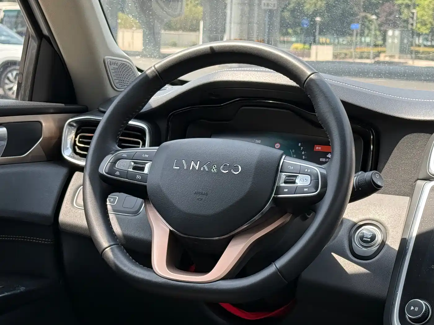 Lynk & Co 01 2017 2.0T 2WD Pro Version фото 16