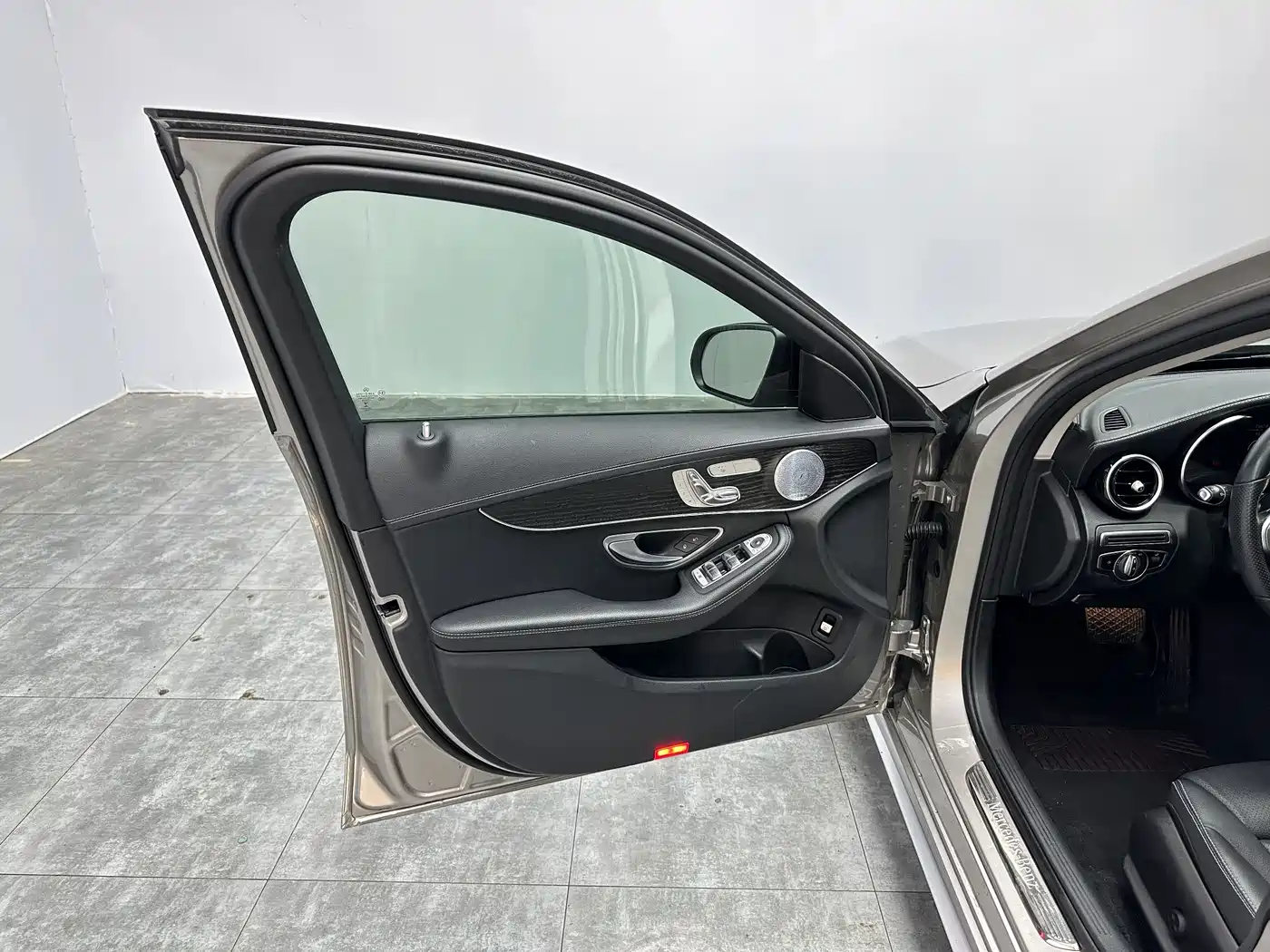 Mercedes-Benz C-Class 2021 C 260 L Sport Starry Exclusive Edition фото 15