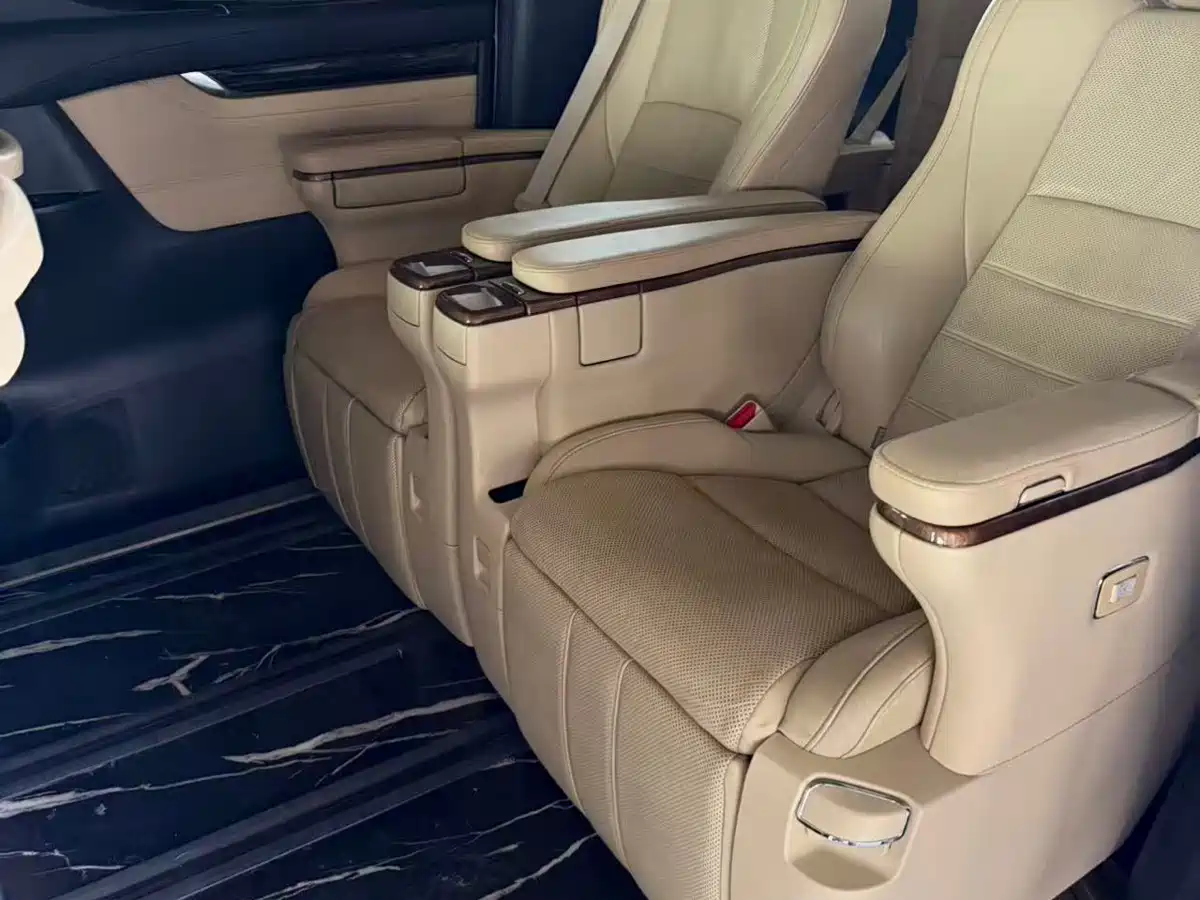 Toyota Alphard 2015 3.5L Premium Edition фото 4