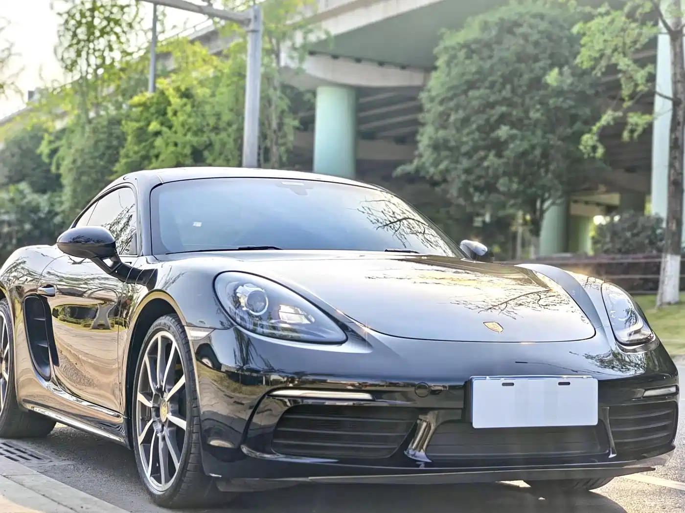 Porsche 718 2018 Cayman 2.0T фото 2