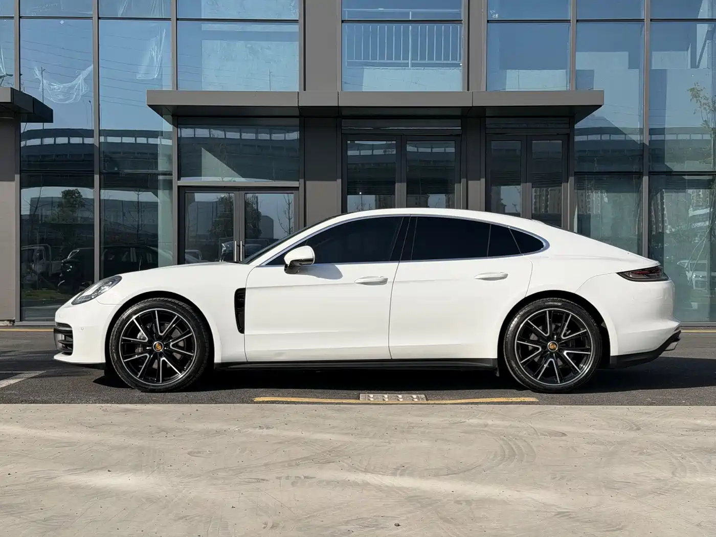 PORSCHE PANAMERA