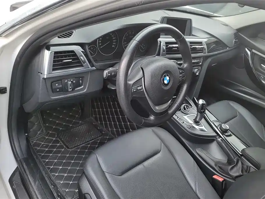 BMW 3 Series 2016 316Li Fashion фото 12