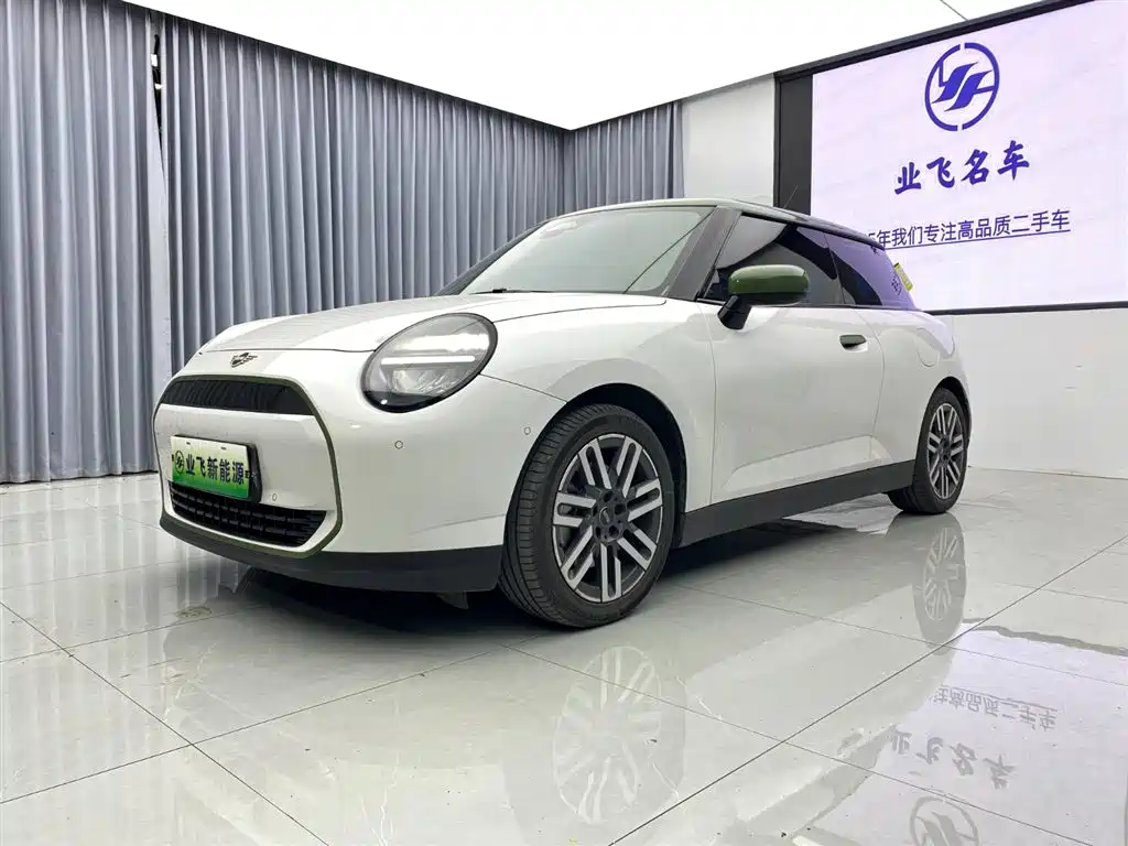 MINI Electric MINI COOPER 2025 2025 Model 456km COOPER E Classic