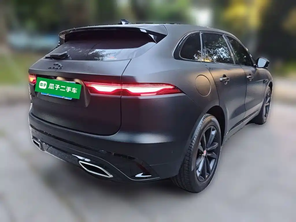 Фото 4 - Jaguar F-PACE