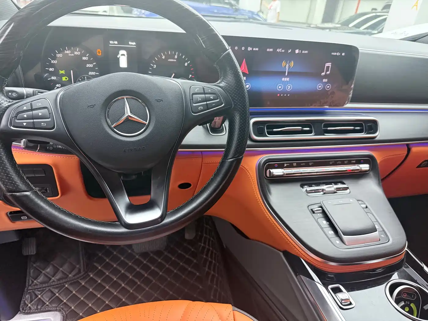 Mercedes-Benz Vito 2021 2.0T Business Edition 7-seater фото 6