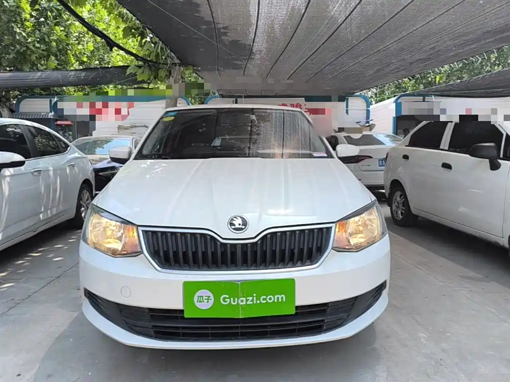Škoda Fabia 2017 1.4L Auto Car Enjoy Edition фото 3