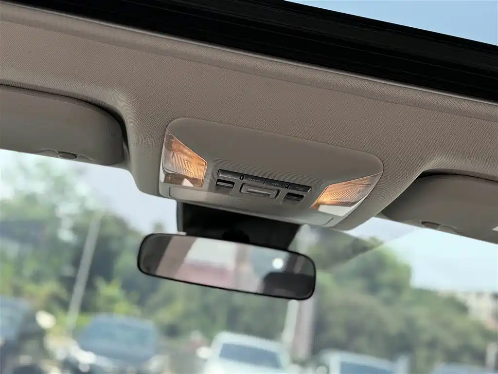 Toyota RAV4 Rongfang 2022 Hybrid 2.5L E-CVT 2WD Elite Edition фото 35