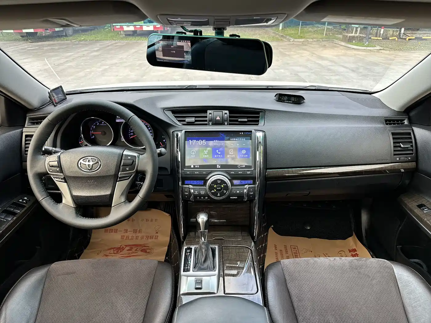 Toyota Reiz 2013 2.5V Premium Edition фото 12