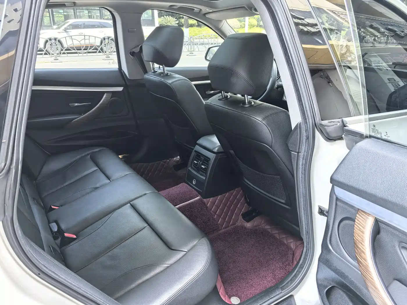BMW 3 Series GT 2014 320i Design Package фото 17