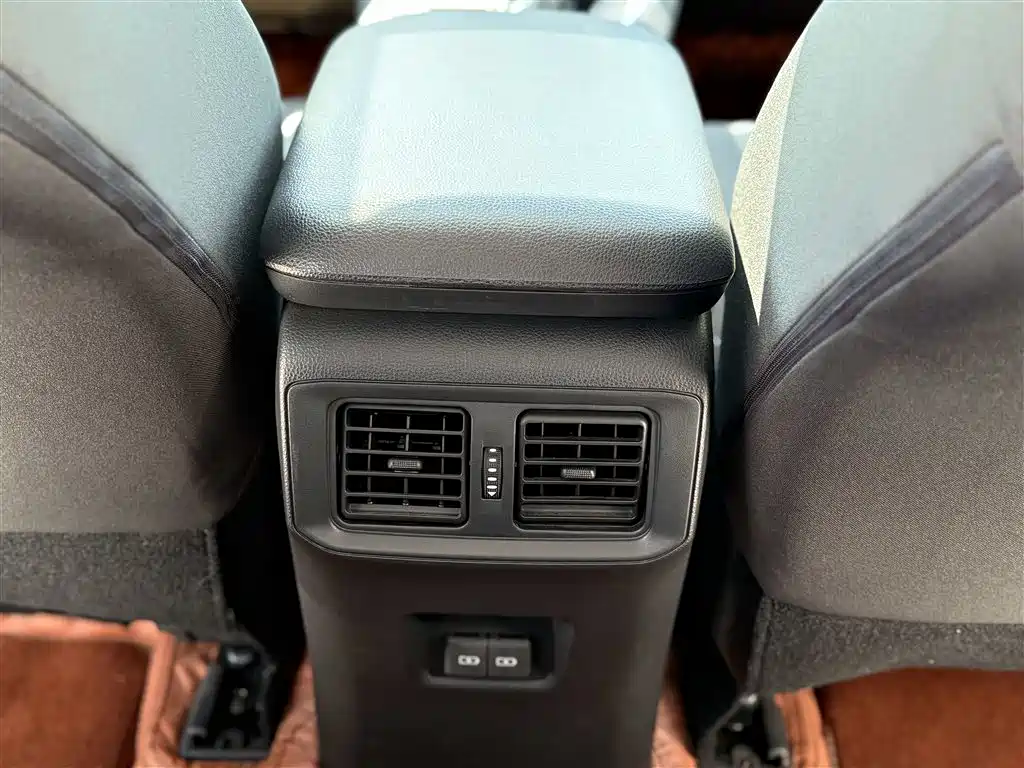Toyota RAV4 Rongfang 2022 Hybrid 2.5L E-CVT 2WD Elite Edition фото 36