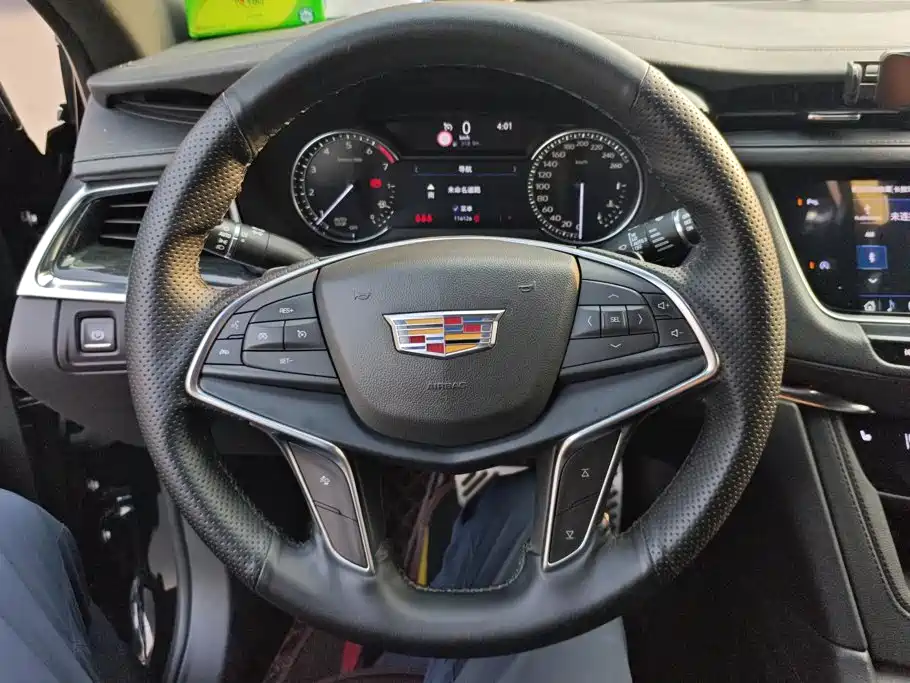 Фото 15 - Cadillac XT5