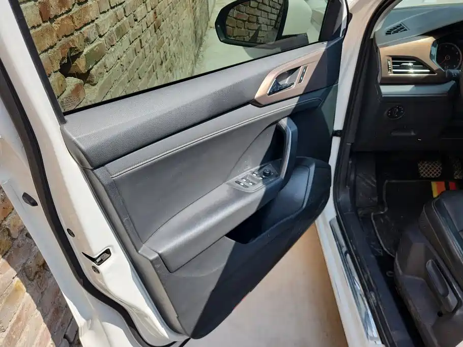 Volkswagen Tharu 2019 2019 330TSI AWD Luxury Edition China VI