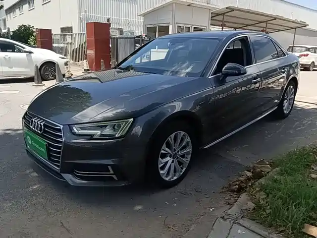 Audi A4L 2019