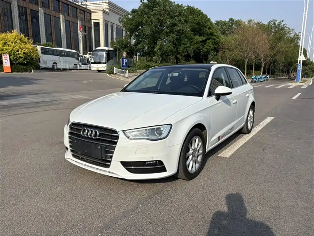Audi A3 2016 Sportback 35 TFSI Leadership фото 2