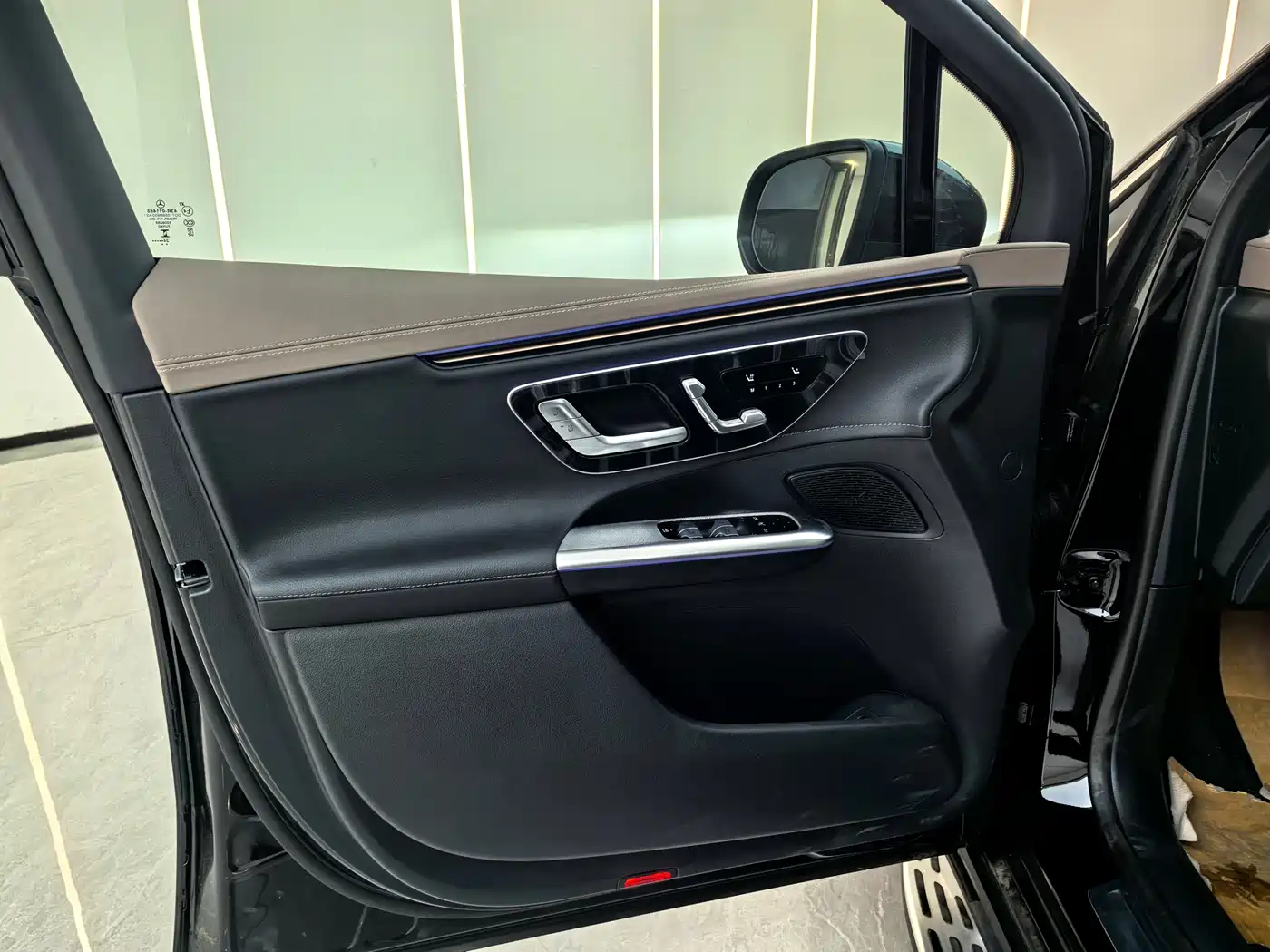 Mercedes-Benz EQE SUV 2024 500 4MATIC Pioneer Edition фото 9