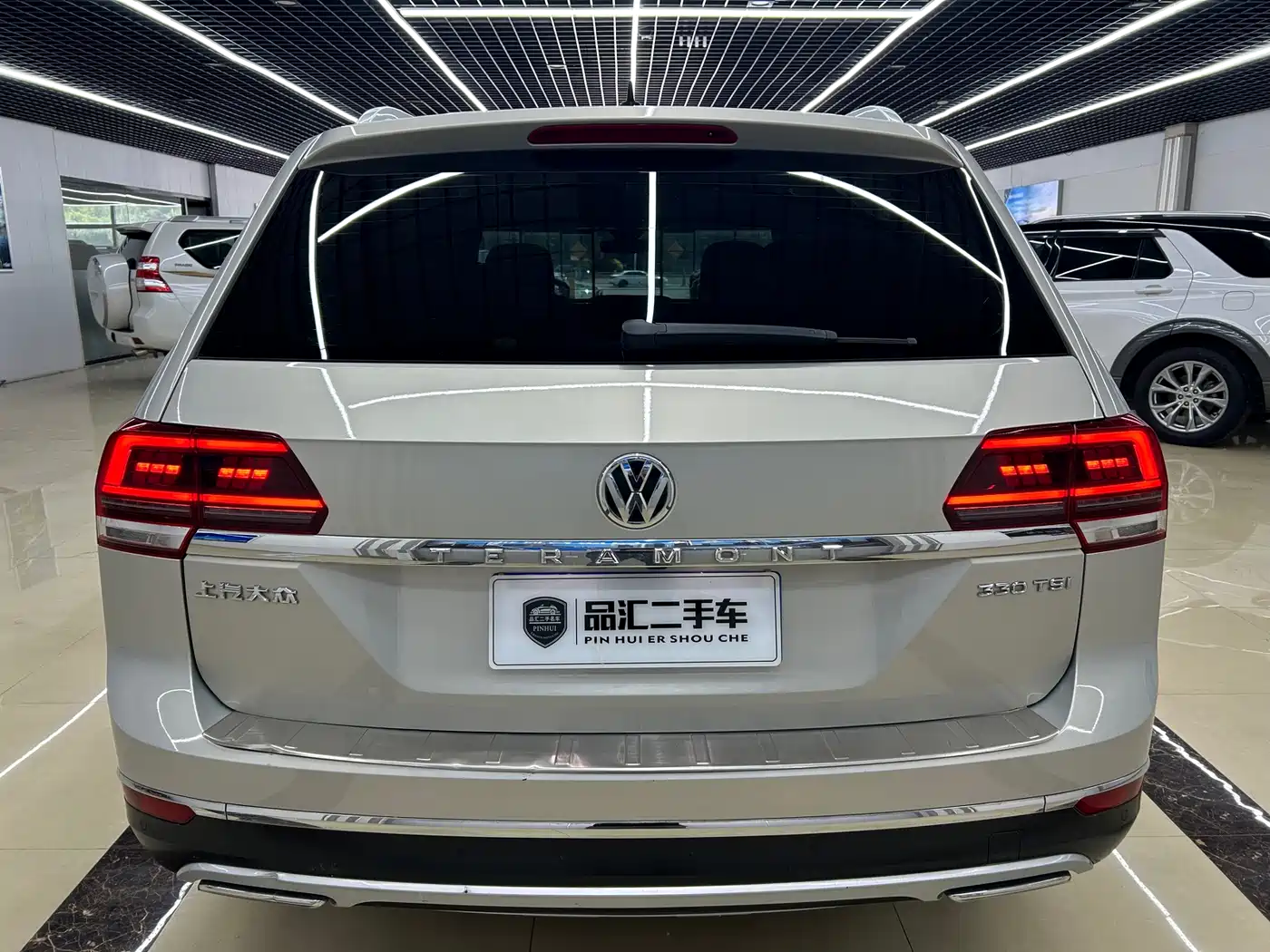 Volkswagen Teramont 2017 330TSI 2WD Flagship Edition фото 4