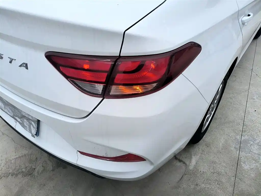 Hyundai Elantra 2020 1.6L Auto GL Pleasing Edition фото 8