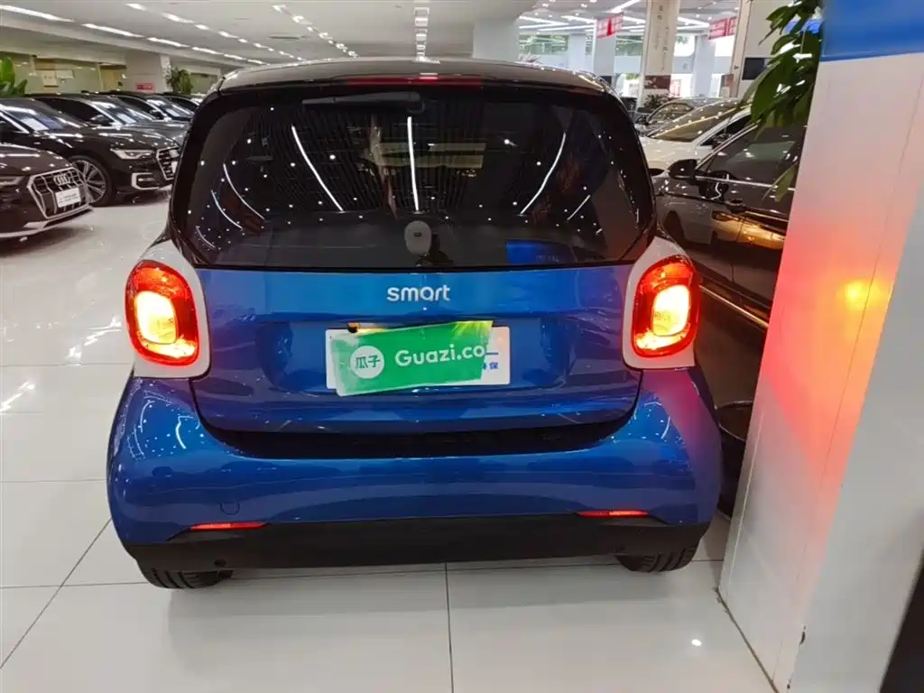 smart fortwo 2019 2019 0.9T 66kW Hardtop Wind Edition China VI