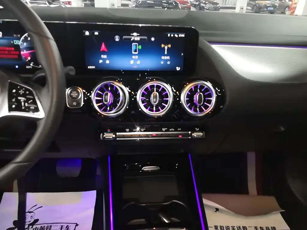 Фото 8 - Mercedes-Benz GLA