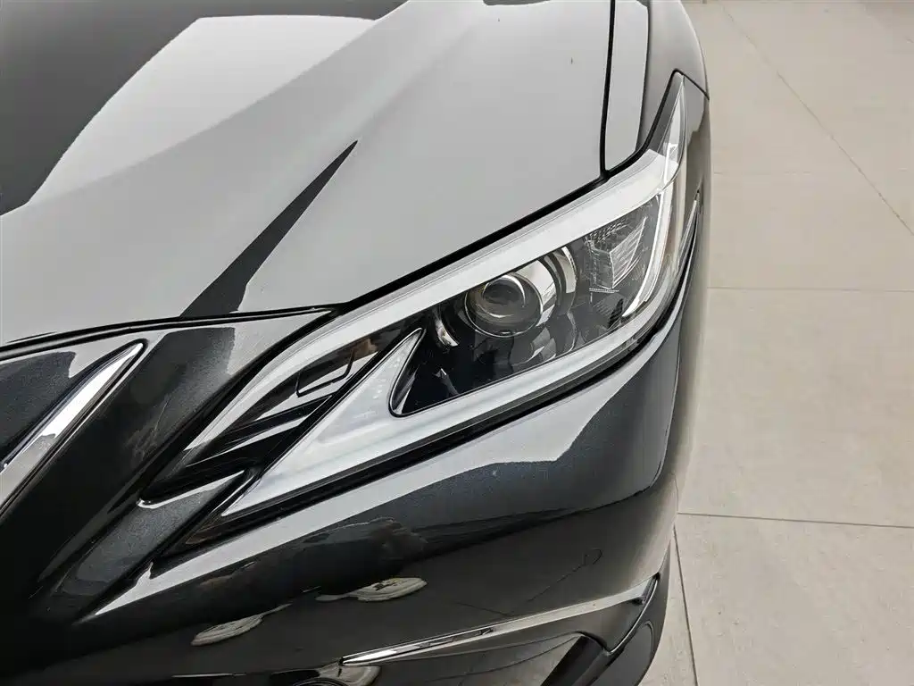 Lexus ES 2020 200 Excellence фото 7