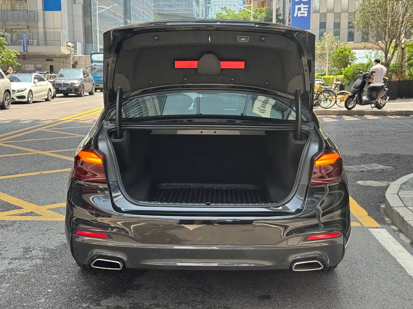 BMW 5 Series 2019 Facelift 530Li Leading M Sport Package фото 9