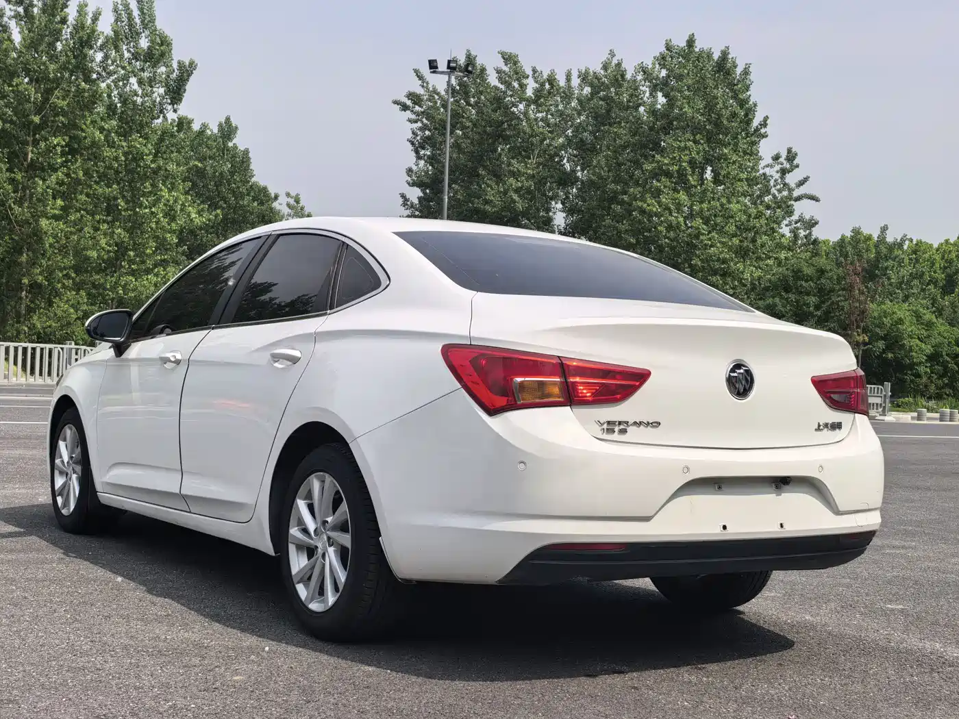 Buick Verano 2017 Sedan 15S Automatic Leading фото 10