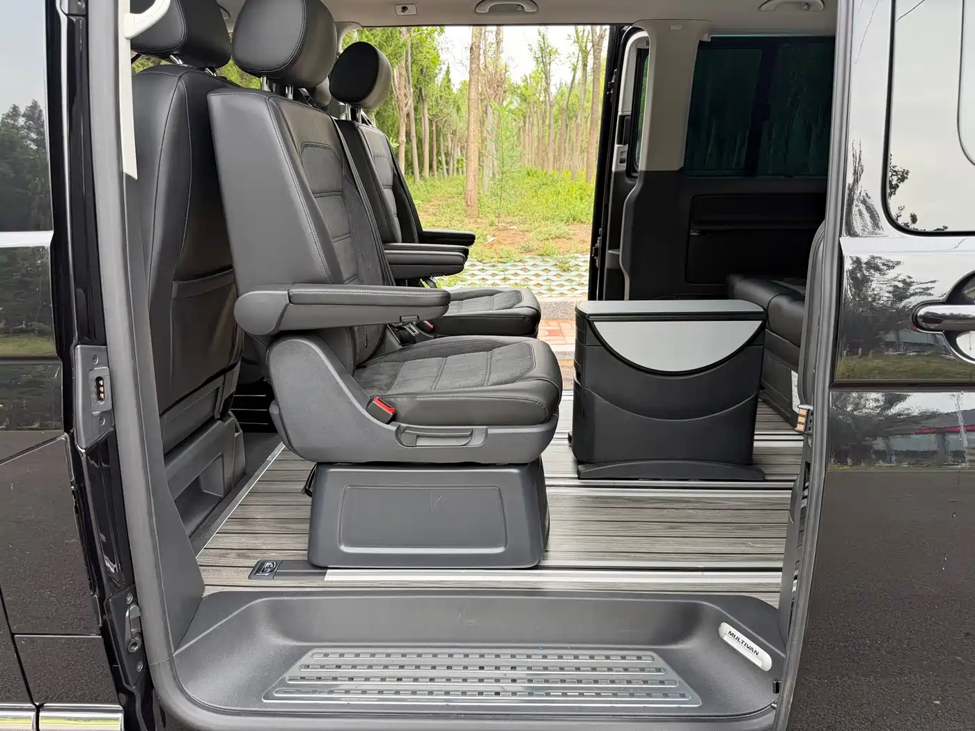 Volkswagen Multivan 2017 2018 2.0TSI 4WD Premium Edition 7-Seater