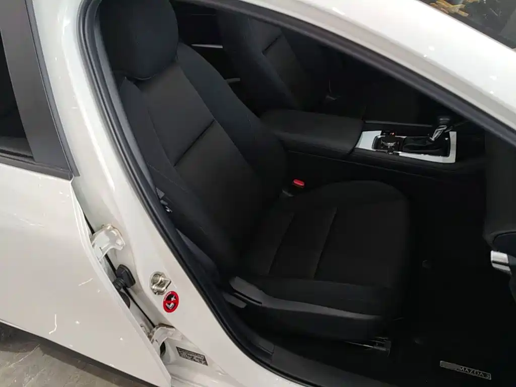 Mazda Mazda3 Axela 2025 2023 2.0L Auto Zhixuan