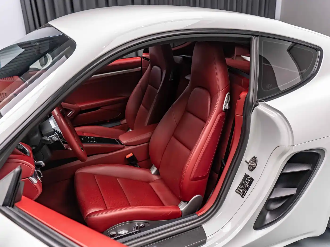Porsche 718 2018 Cayman 2.0T фото 6