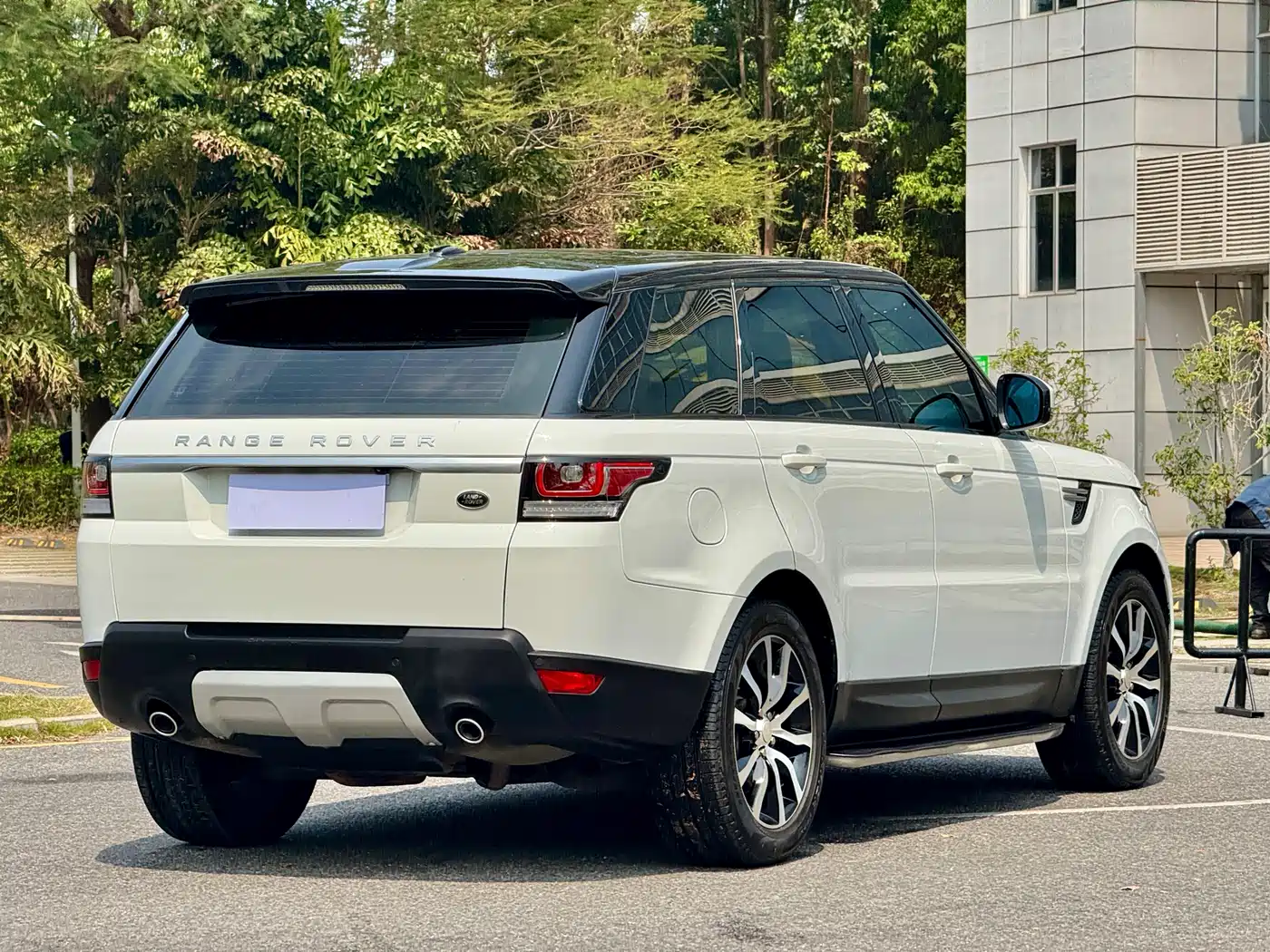 Land Rover Range Rover Sport 2015 3.0 SDV6 HSE DYNAMIC фото 16