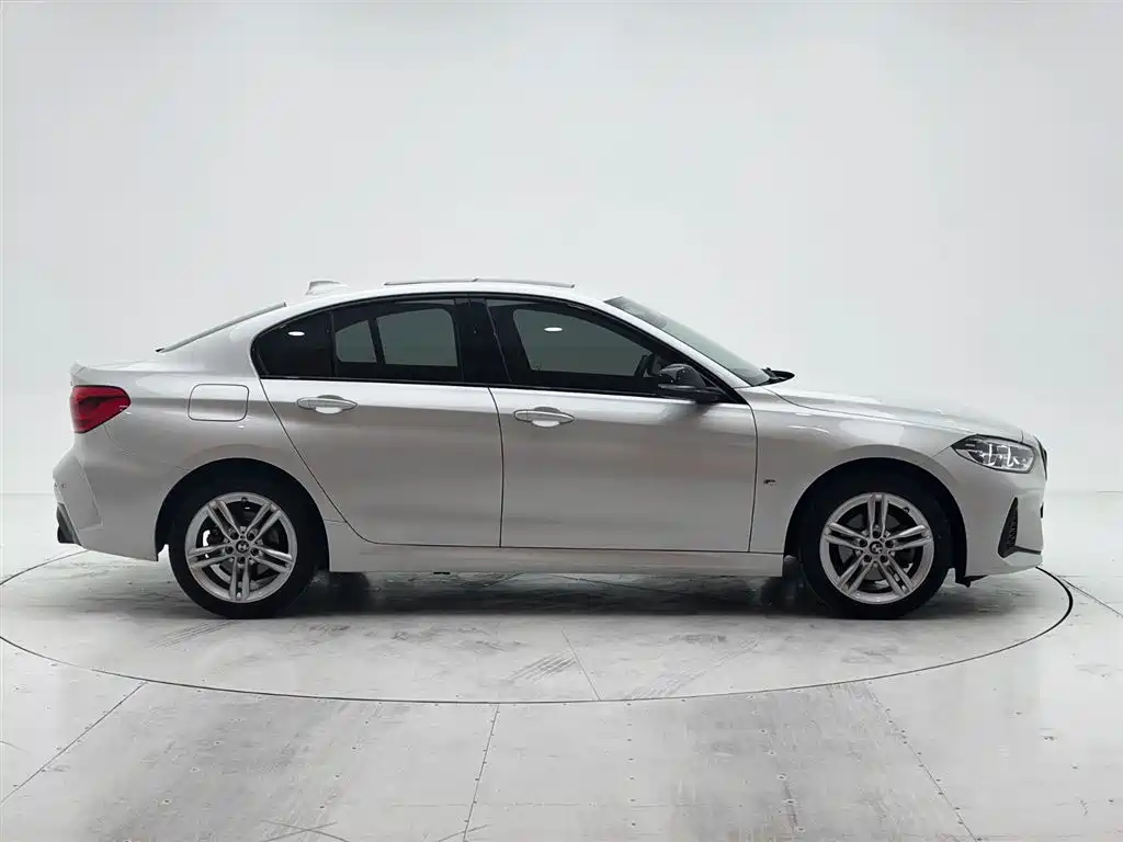 BMW 1 Series 2021 Facelift 120i M Sport Shadow Edition фото 9