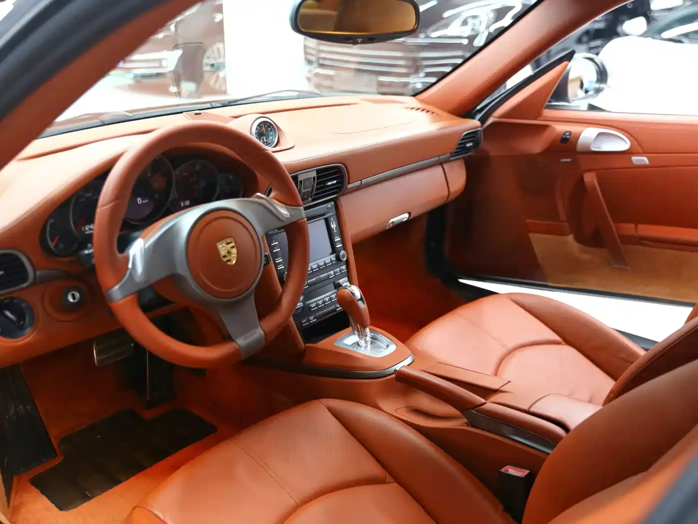Porsche 911 2010 Carrera 3.6L фото 10