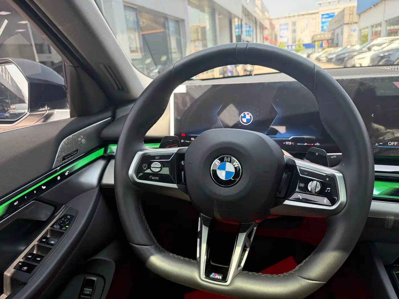 BMW 5 Series 2024 530Li Leading M Sport Package фото 10