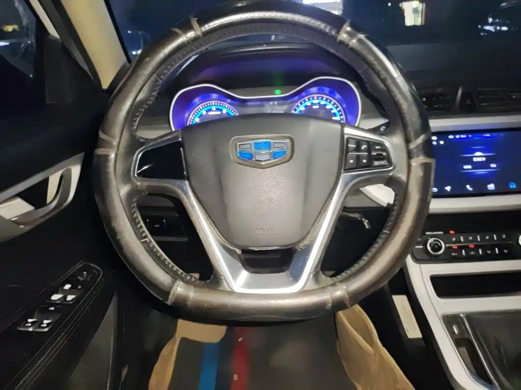 Фото 11 - Geely Vision