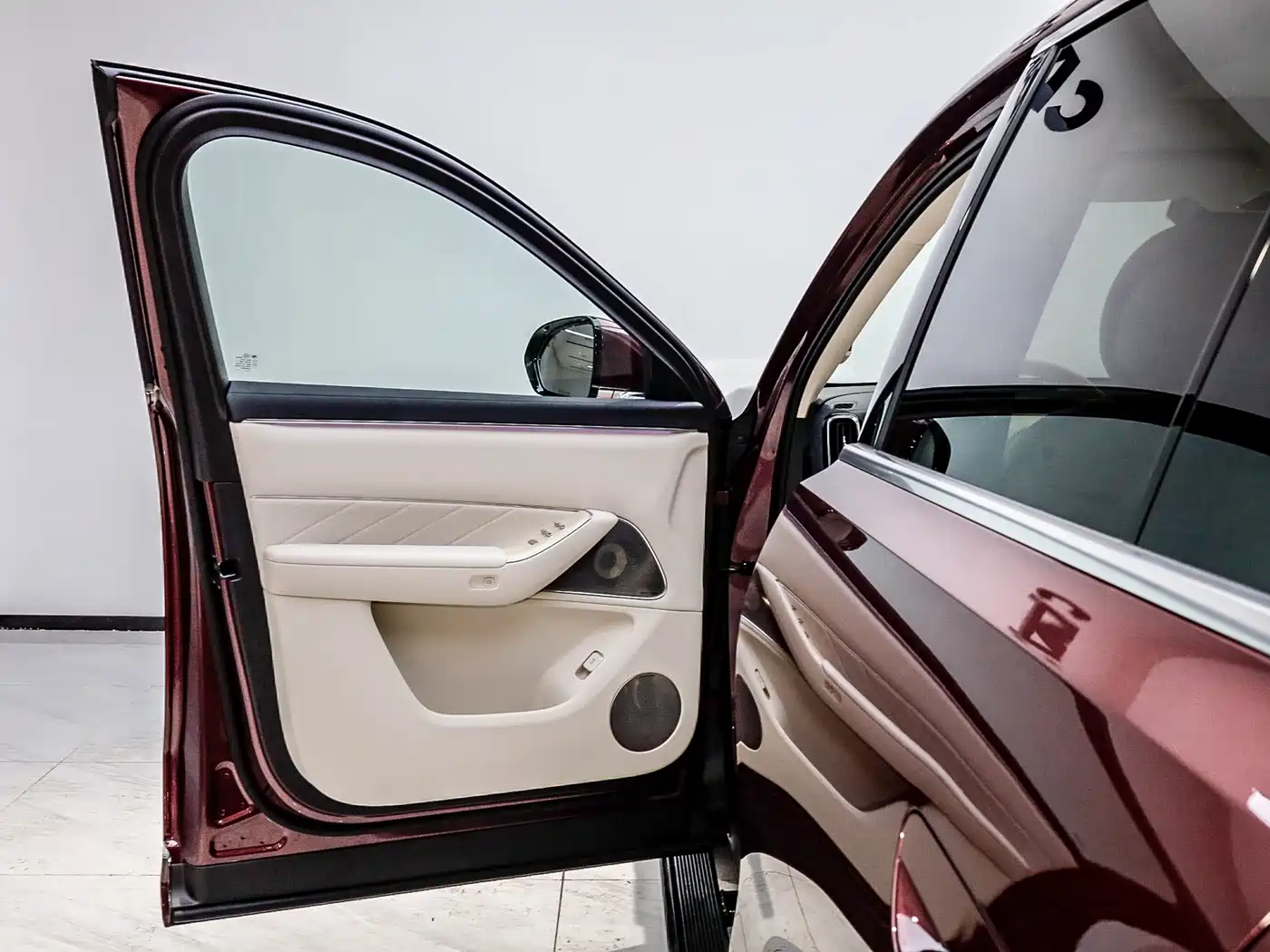 AITO Wenjie AITO M8 2025 Model Extended Range Max+ Edition 53.4kWh 6-Seater фото 24