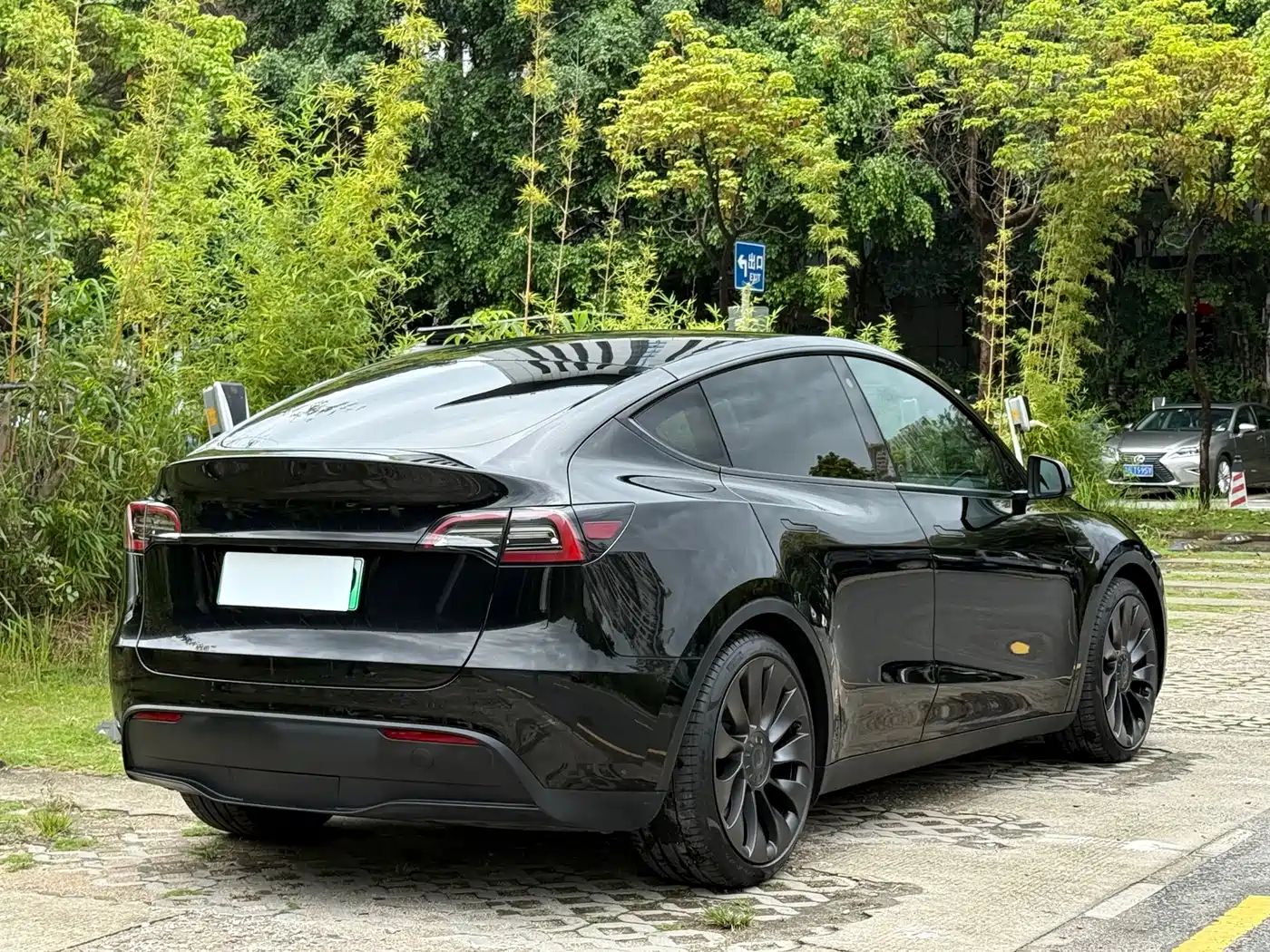 Фото 7 - Tesla Model Y