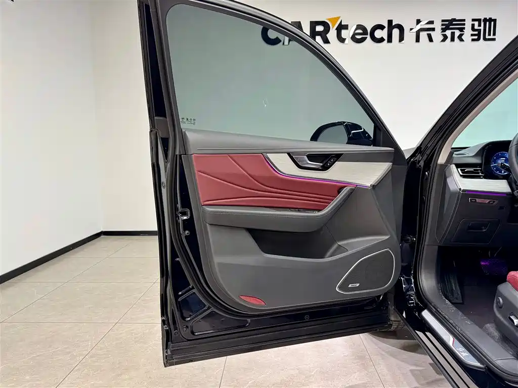 Hongqi HS5 2025 2.0T 2WD Mystic Shadow Edition фото 17
