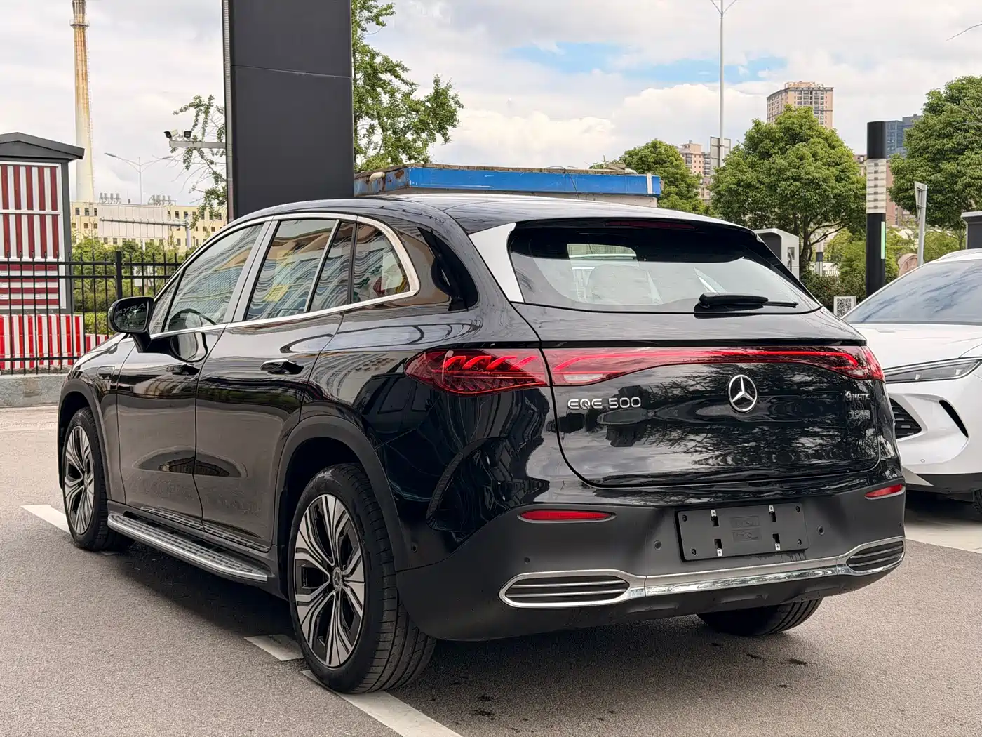 Mercedes-Benz EQE SUV 2024 500 4MATIC Luxury Edition фото 9
