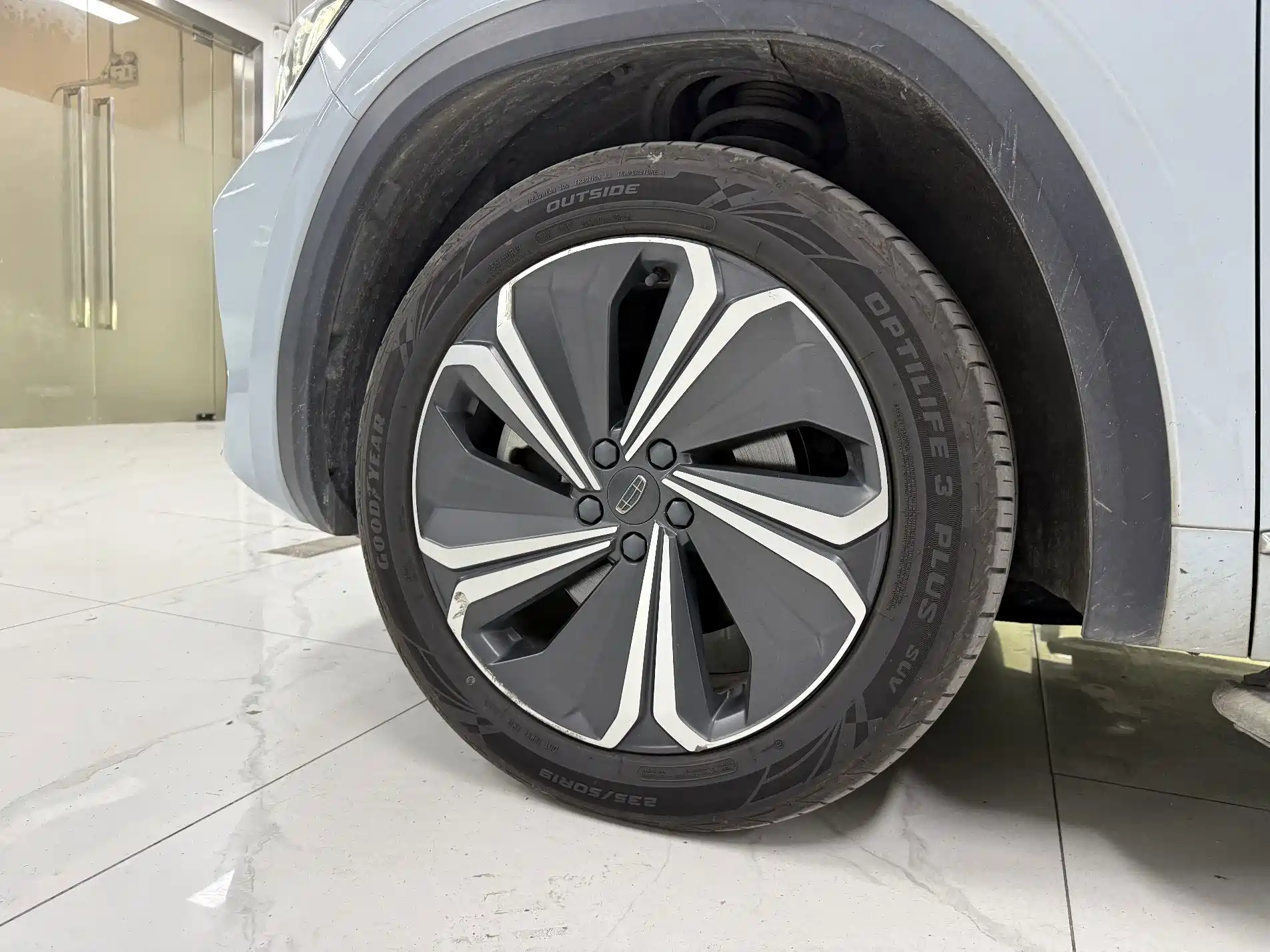 Фото 7 - Geely Monjaro
