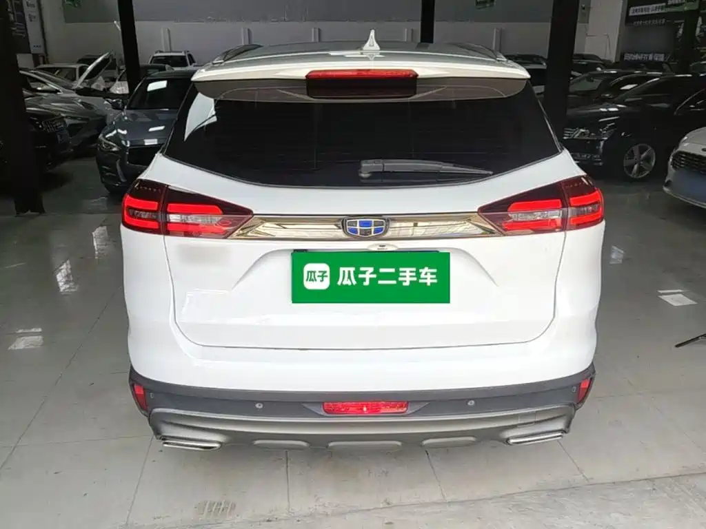 Фото 6 - Geely Atlas