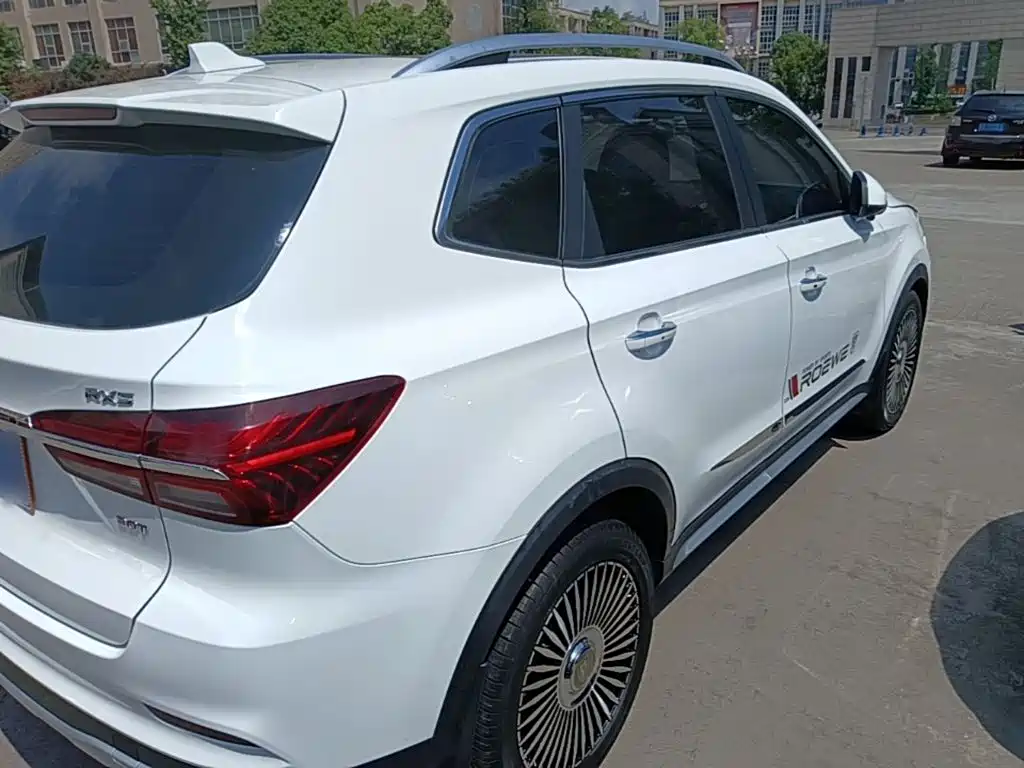 Фото 7 - Roewe RX5