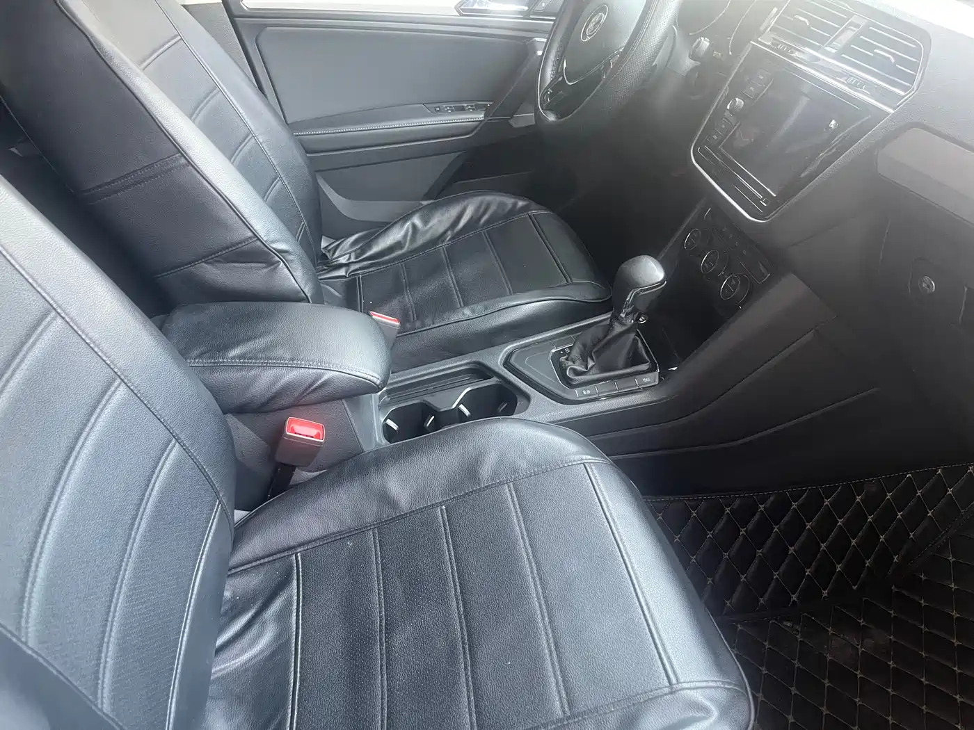 Volkswagen Tiguan L 2019 330TSI Automatic 2WD Panorama Comfort Edition China VI фото 4