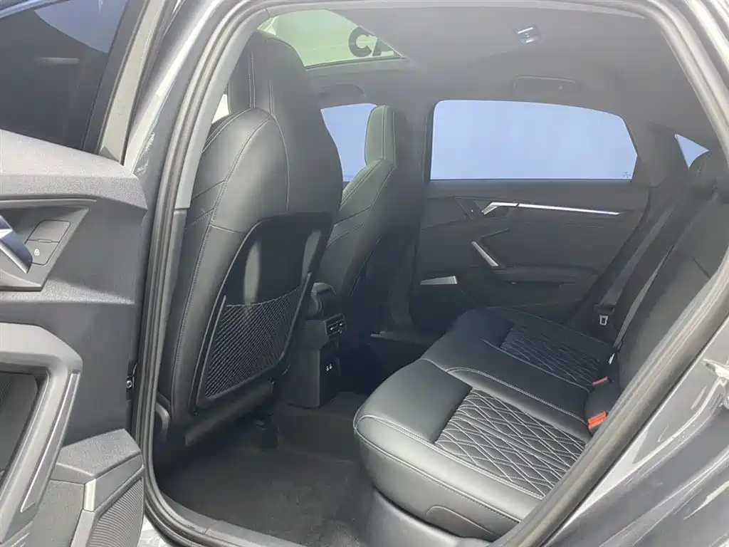 Audi A3 2025 Facelift A3L Limousine 35TFSI Flying Spur Premium фото 26