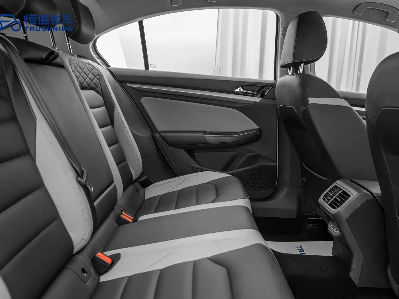 Volkswagen Bora 2023 280TSI DSG Prestige Edition фото 15