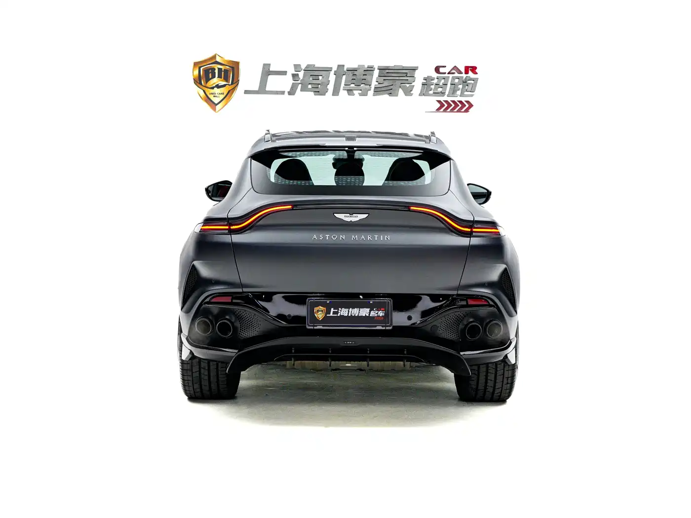 ASTON MARTIN DBX