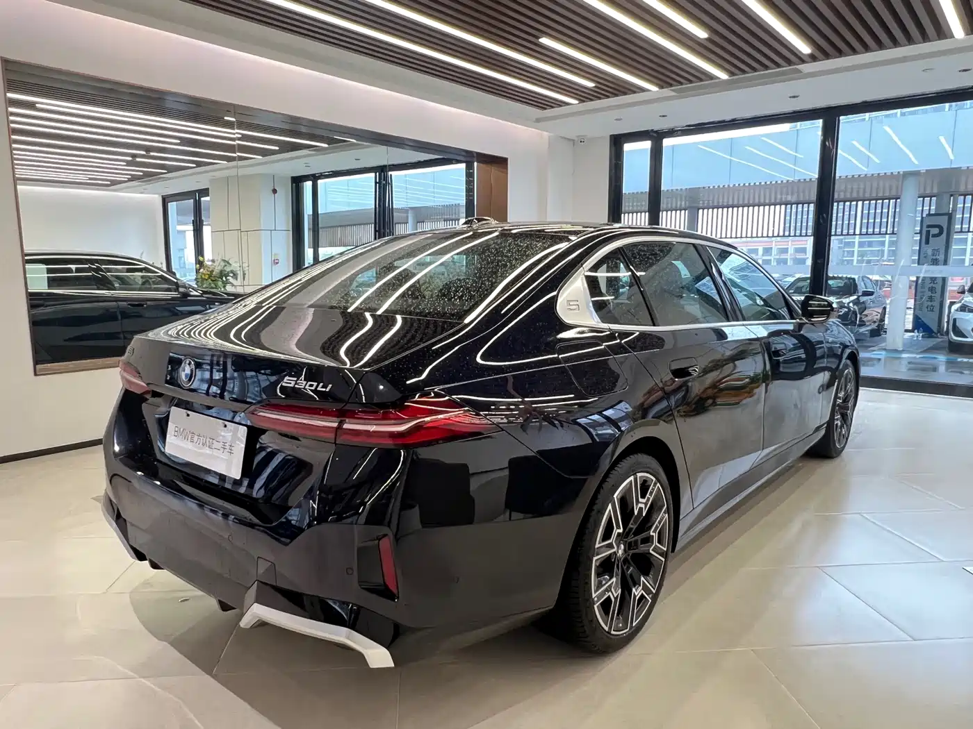 BMW 5 Series 2024 530Li Premium M Sport Package фото 6