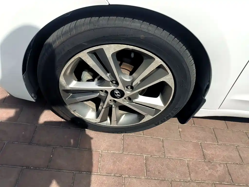 Hyundai Elantra 2018 1.6L Automatic 15th Anniversary Special Edition фото 23